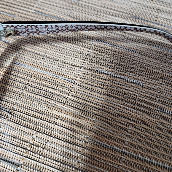 Eyeglass frames - Picture 3 of 4